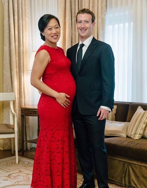 Цукерберг похвастал беременной супругой