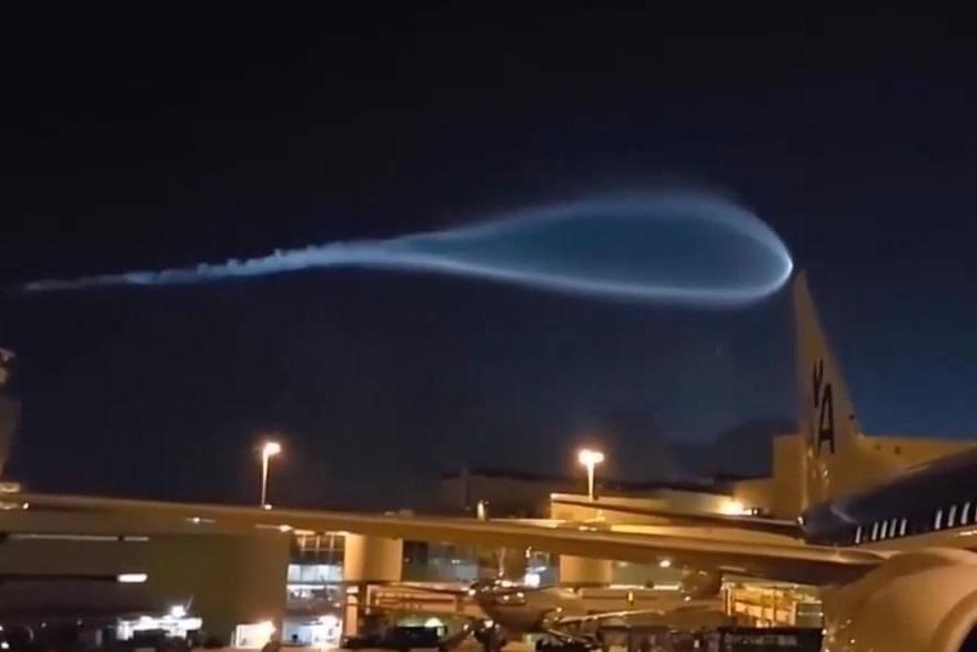 Загадочный НЛО пролетел над американским аэропортом и напугал пассажиров